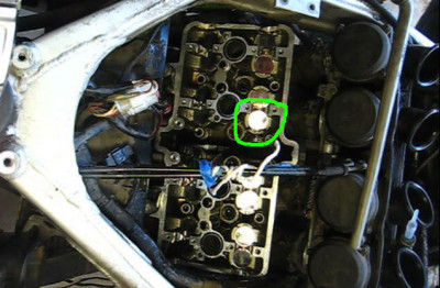 Adjust valves ZX6E kawasaki- bucket for highlight